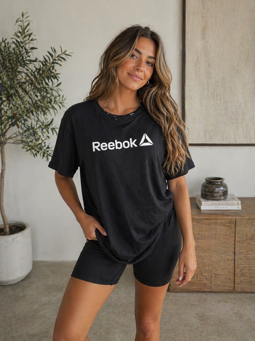 Reebok Womens XXL Black Short Sleeve Graphic Logo T-Shirt Delta Crew Neck Tee